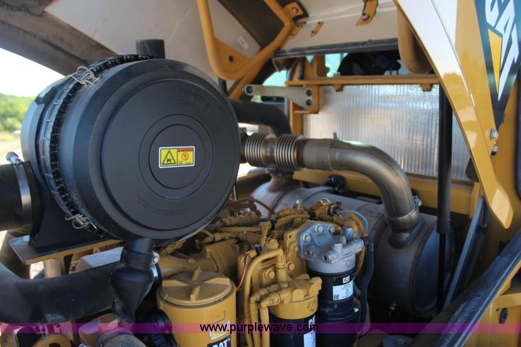 image for item J4474 2013 Caterpillar CS56B single drum roller