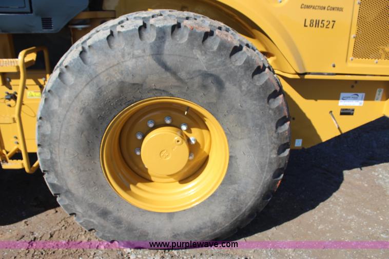 image for item J4474 2013 Caterpillar CS56B single drum roller