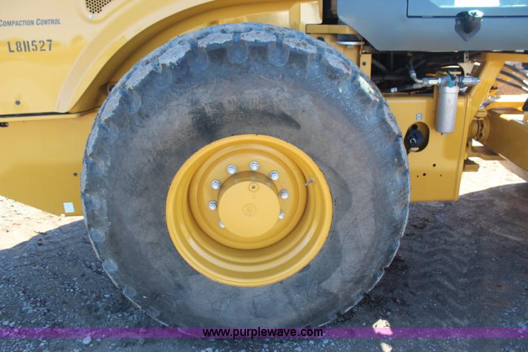 image for item J4474 2013 Caterpillar CS56B single drum roller