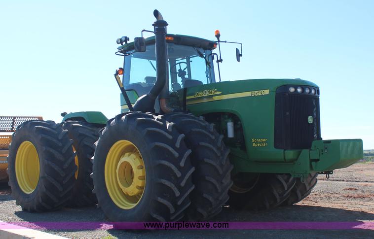 image for item J4475 2007 John Deere 9520 4WD tractor