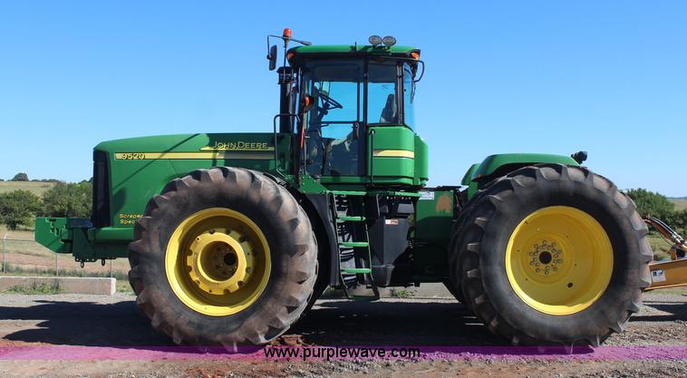 image for item J4475 2007 John Deere 9520 4WD tractor