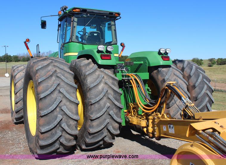 image for item J4475 2007 John Deere 9520 4WD tractor