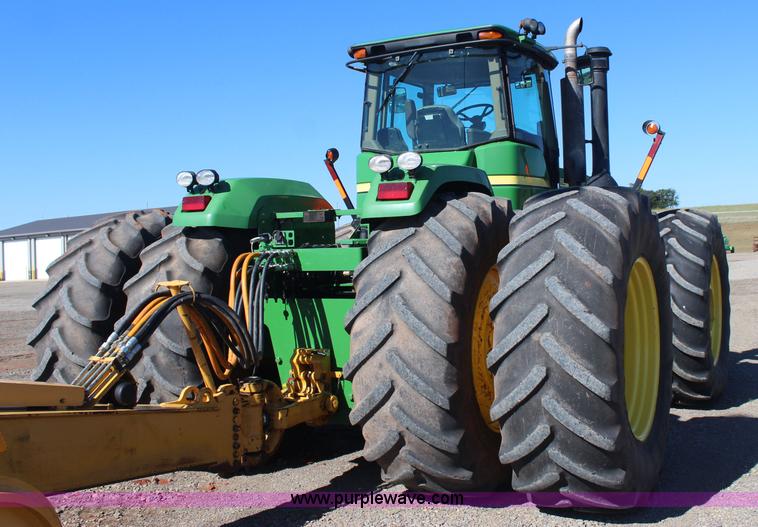 image for item J4475 2007 John Deere 9520 4WD tractor