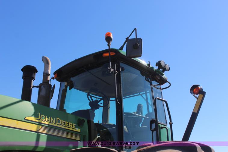 image for item J4475 2007 John Deere 9520 4WD tractor