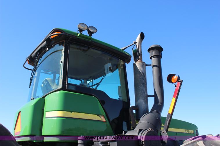 image for item J4475 2007 John Deere 9520 4WD tractor