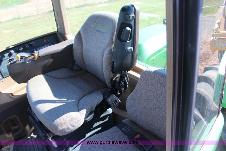 image for item J4475 2007 John Deere 9520 4WD tractor