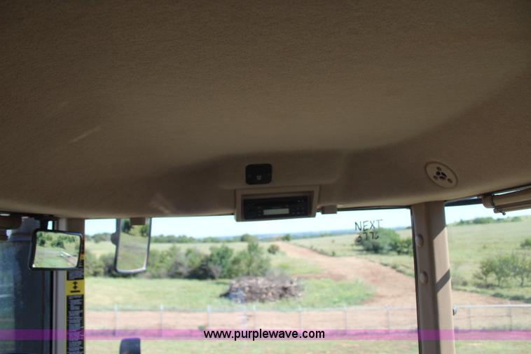 image for item J4475 2007 John Deere 9520 4WD tractor