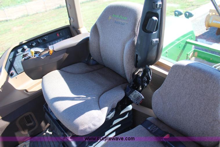 image for item J4475 2007 John Deere 9520 4WD tractor
