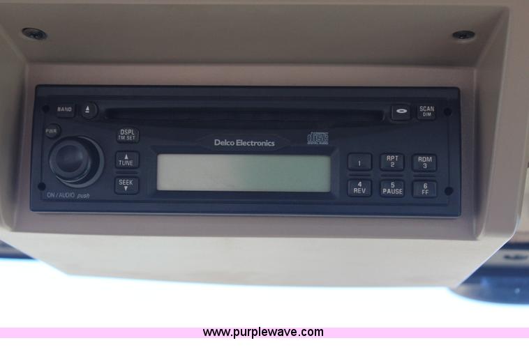 image for item J4475 2007 John Deere 9520 4WD tractor