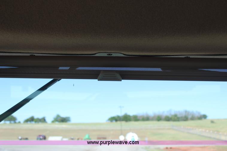 image for item J4475 2007 John Deere 9520 4WD tractor