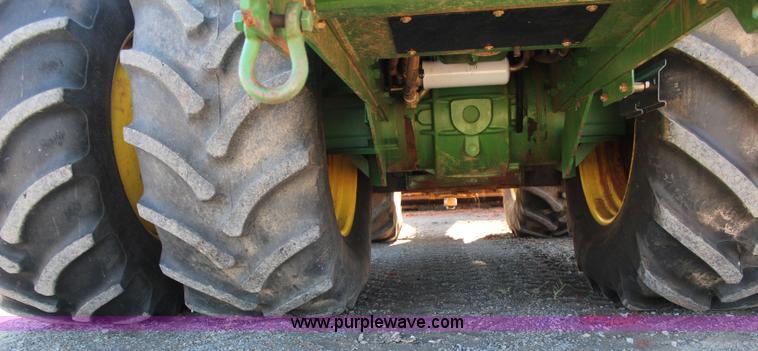 image for item J4475 2007 John Deere 9520 4WD tractor