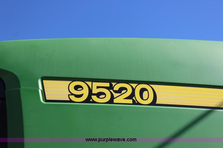 image for item J4475 2007 John Deere 9520 4WD tractor