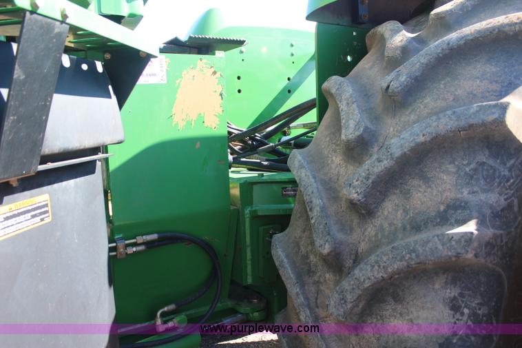 image for item J4475 2007 John Deere 9520 4WD tractor