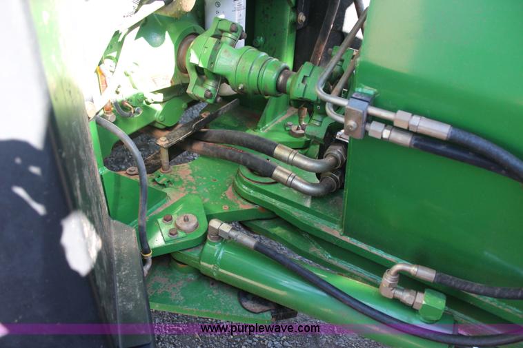 image for item J4475 2007 John Deere 9520 4WD tractor