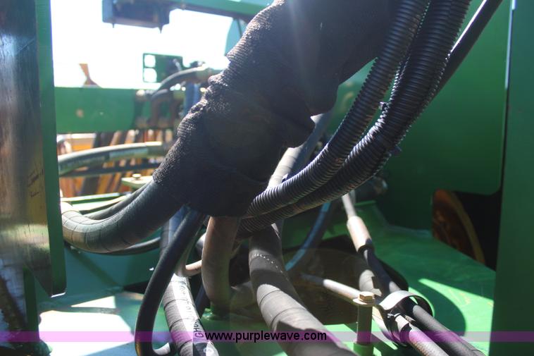 image for item J4475 2007 John Deere 9520 4WD tractor