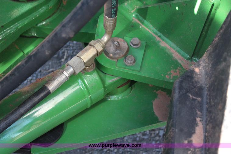 image for item J4475 2007 John Deere 9520 4WD tractor