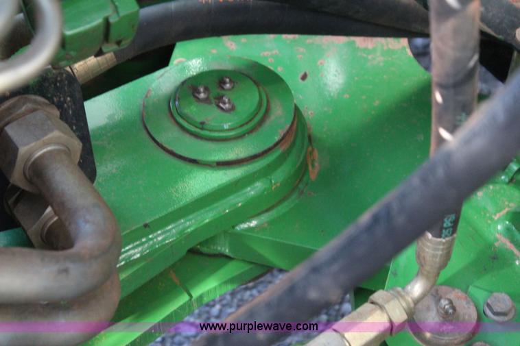 image for item J4475 2007 John Deere 9520 4WD tractor
