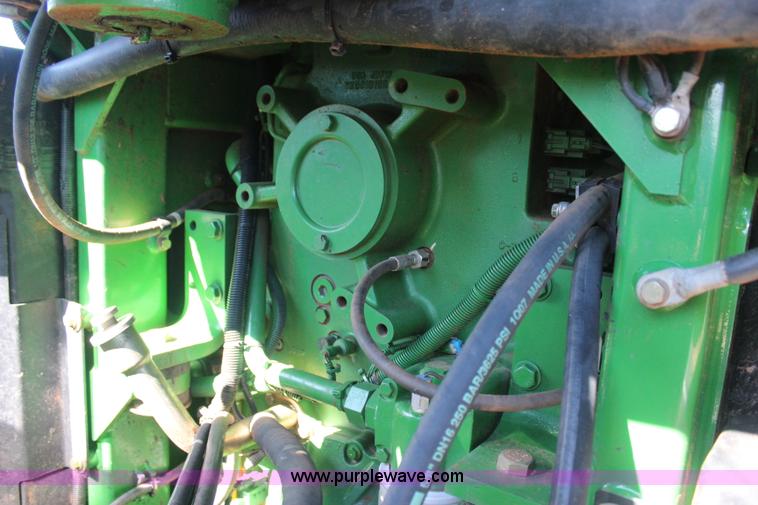 image for item J4475 2007 John Deere 9520 4WD tractor