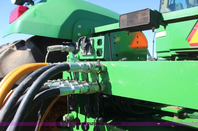 image for item J4475 2007 John Deere 9520 4WD tractor