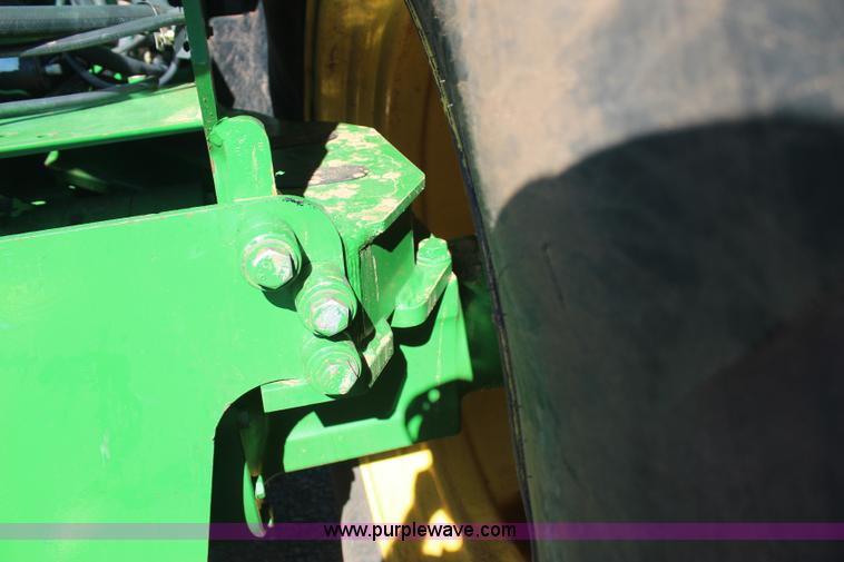 image for item J4475 2007 John Deere 9520 4WD tractor