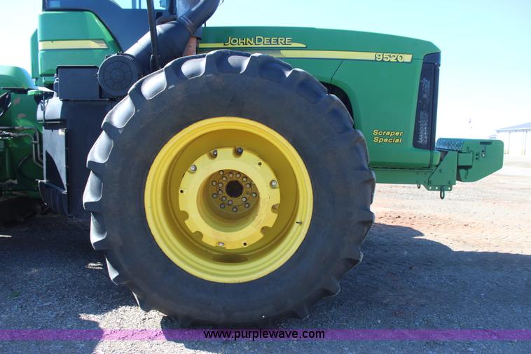 image for item J4475 2007 John Deere 9520 4WD tractor