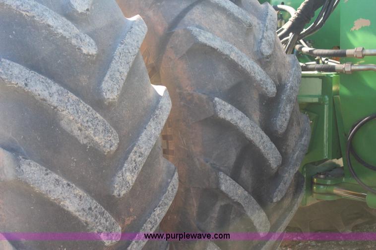 image for item J4475 2007 John Deere 9520 4WD tractor