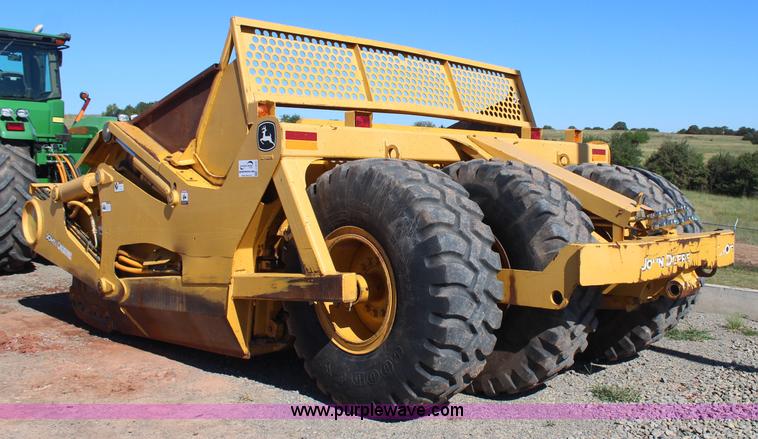 image for item J4476 2005 John Deere 1810E pan scraper