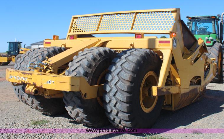 image for item J4476 2005 John Deere 1810E pan scraper