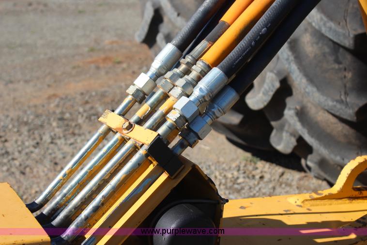 image for item J4476 2005 John Deere 1810E pan scraper