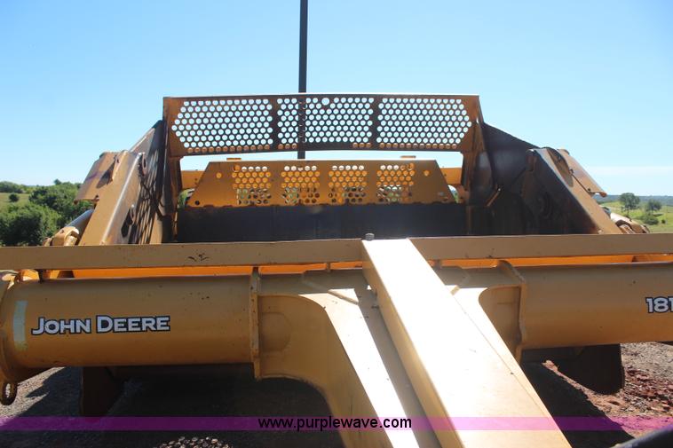 image for item J4476 2005 John Deere 1810E pan scraper