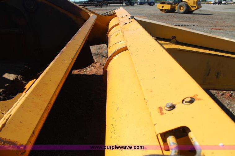 image for item J4476 2005 John Deere 1810E pan scraper