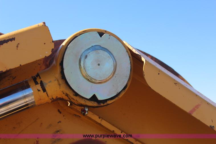 image for item J4476 2005 John Deere 1810E pan scraper