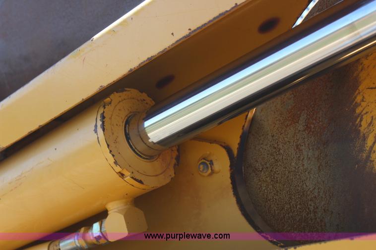 image for item J4476 2005 John Deere 1810E pan scraper