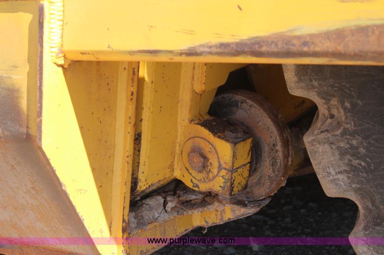 image for item J4476 2005 John Deere 1810E pan scraper