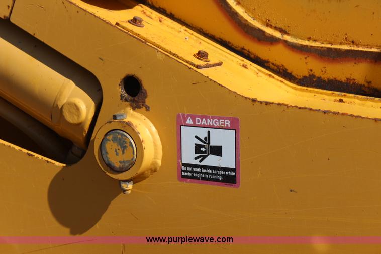 image for item J4476 2005 John Deere 1810E pan scraper