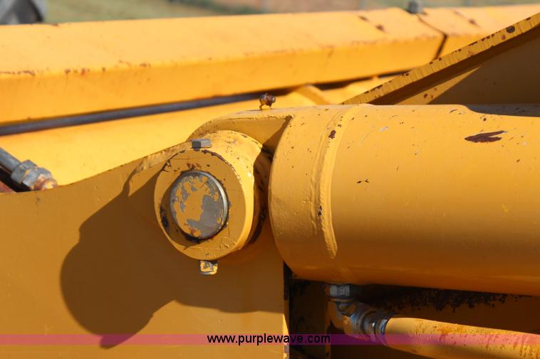 image for item J4476 2005 John Deere 1810E pan scraper