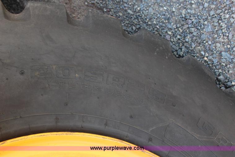 image for item J4476 2005 John Deere 1810E pan scraper