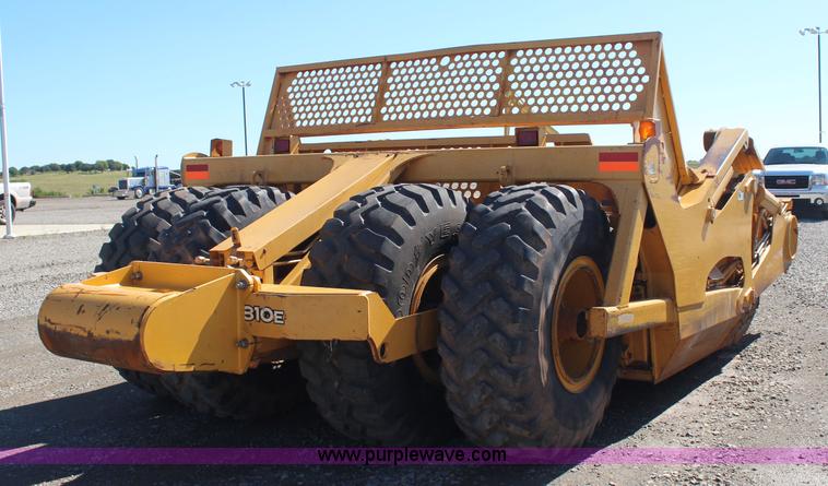 image for item J4477 2005 John Deere 1810E pan scraper