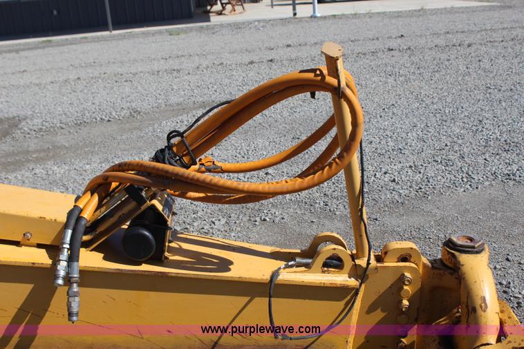 image for item J4477 2005 John Deere 1810E pan scraper