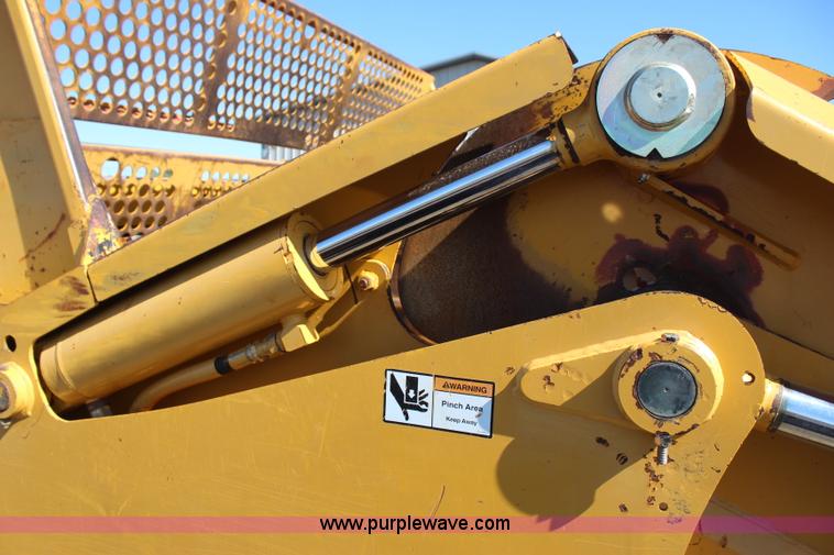 image for item J4477 2005 John Deere 1810E pan scraper