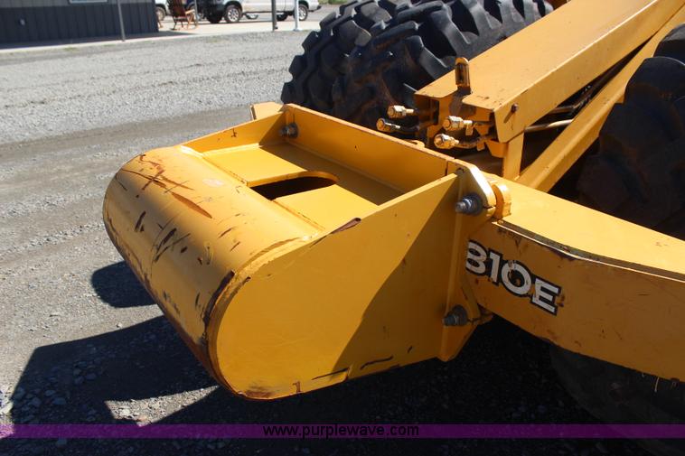 image for item J4477 2005 John Deere 1810E pan scraper