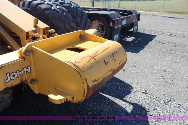 image for item J4477 2005 John Deere 1810E pan scraper