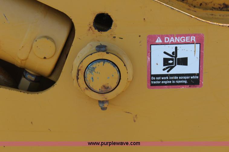 image for item J4477 2005 John Deere 1810E pan scraper