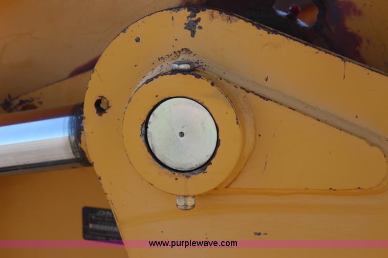 image for item J4477 2005 John Deere 1810E pan scraper