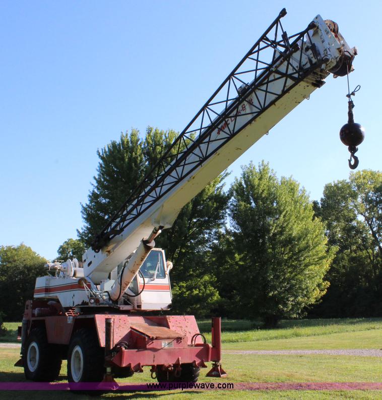 image for item J5765 1985 Fmc Link-belt HSP-8018 rough terrain crane