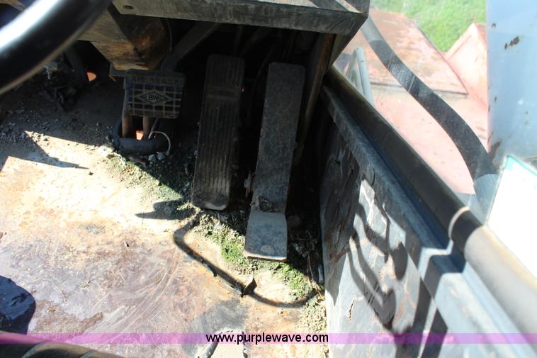 image for item J5765 1985 Fmc Link-belt HSP-8018 rough terrain crane