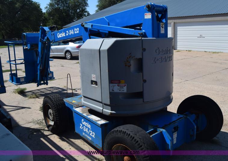 image for item J7768 2001 Genie Z-34/22 boom lift