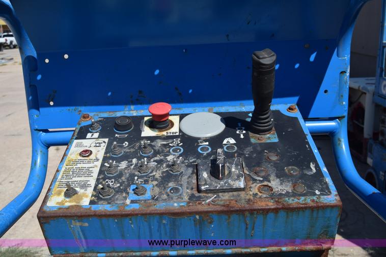 image for item J7768 2001 Genie Z-34/22 boom lift