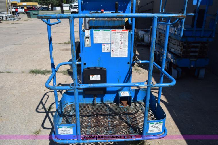 image for item J7768 2001 Genie Z-34/22 boom lift