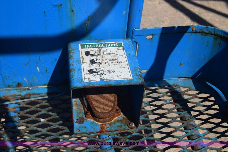 image for item J7768 2001 Genie Z-34/22 boom lift